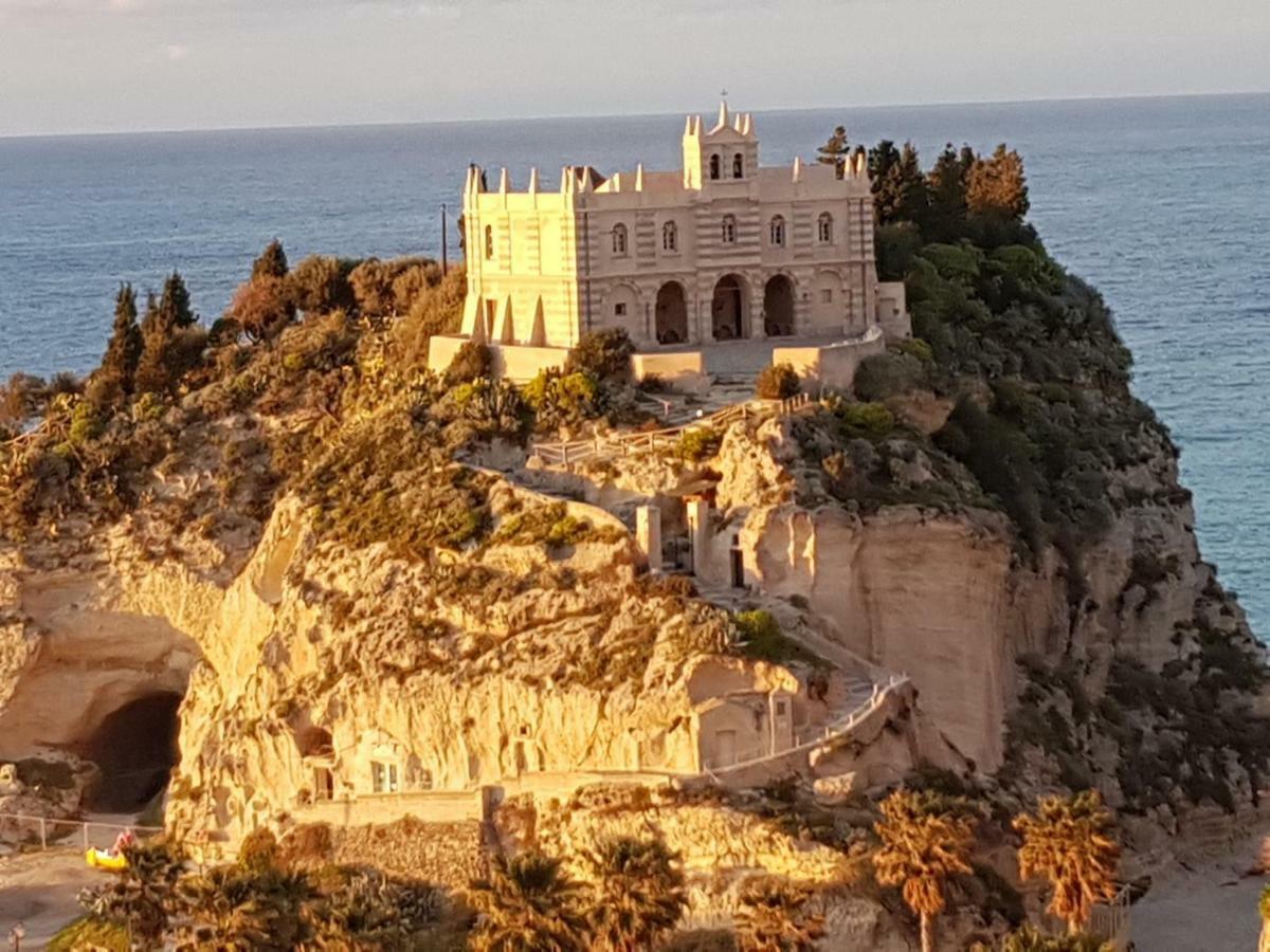 B&B La Casa Di Martina Zambrone Bagian luar foto
